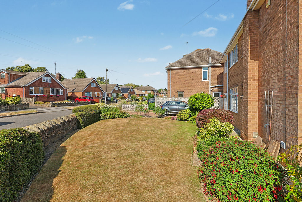 Thornbridge Crescent